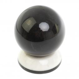 Шар "Антистресс" из черного змеевика и мрамора 9,5 см