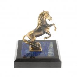 Бронзовая статуэтка &amp;quot;Конь на дыбах&amp;quot; на подставке из лазурита