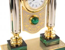 Каминные часы с подсвечниками из малахита