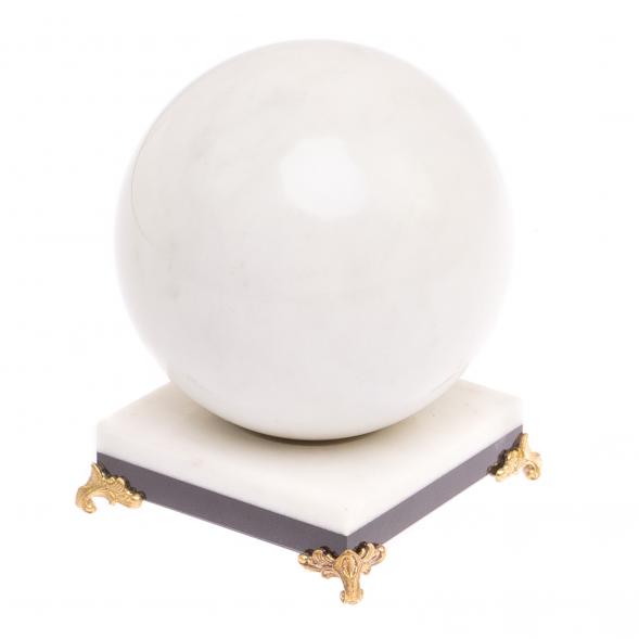 Шар на подставке из белого мрамора 11 см 125021