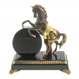 Настольные часы &amp;quot;Конь на дыбах&amp;quot; бронза долерит