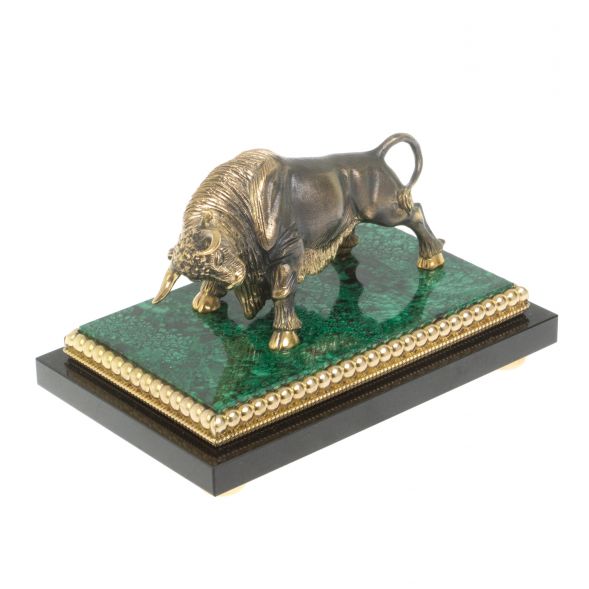 Бронзовая статуэтка &amp;quot;Бык&amp;quot; на подставке из малахита цвет патина 127447