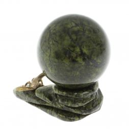 Композиция с ящерицей и шаром из шабровского змеевика 9х6х8,5 см