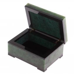 Шкатулка из нефрита 9х7х4,5 см