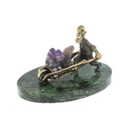Статуэтка "Старатель с тачкой" из бронзы камень аметист