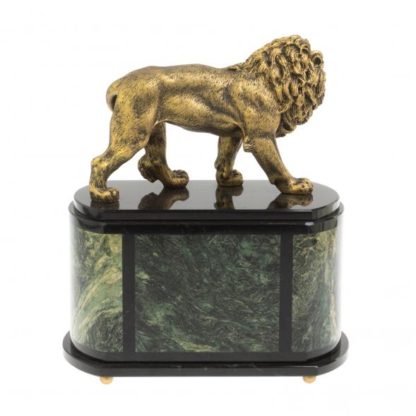 Часы &amp;quot;Лев&amp;quot; из шабровского змеевика и мрамолита 127133