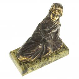 Статуэтка из бронзы на подставке из змеевика "Гейша"