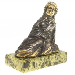 Статуэтка из бронзы на подставке из змеевика "Гейша"