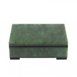 Каменная шкатулка из нефрита 11х7,5х4 см