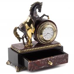 Часы со шкатулкой "Вздыбленный конь" бронза камень креноид