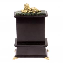 Часы из нефрита &amp;quot;Лев&amp;quot;