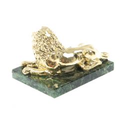 Статуэтка из бронзы &amp;quot;Лев лежит&amp;quot; на подставке из змеевика