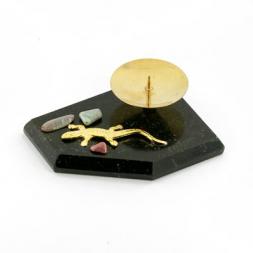 Подсвечник из натурального камня змеевик с ящерицей