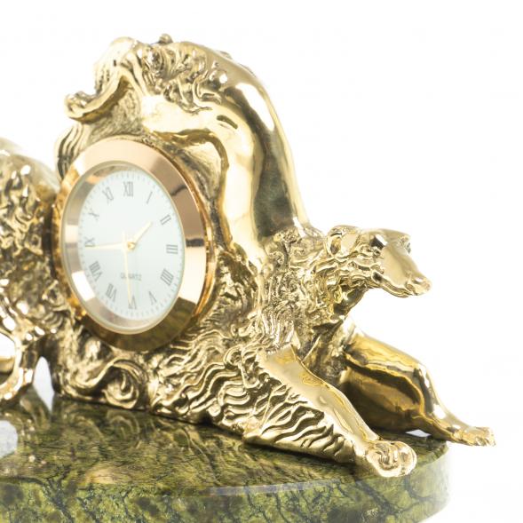 Часы из бронзы &amp;quot;Русские борзые собаки&amp;quot; на подставке из змеевика 123381