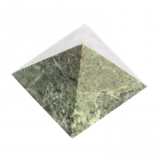 Пирамида из жадеита 3,5х3,5х2,5 см 124962