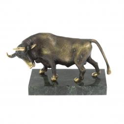 Бронзовая фигурка &amp;quot;Бык&amp;quot; на подставке из камня змеевик