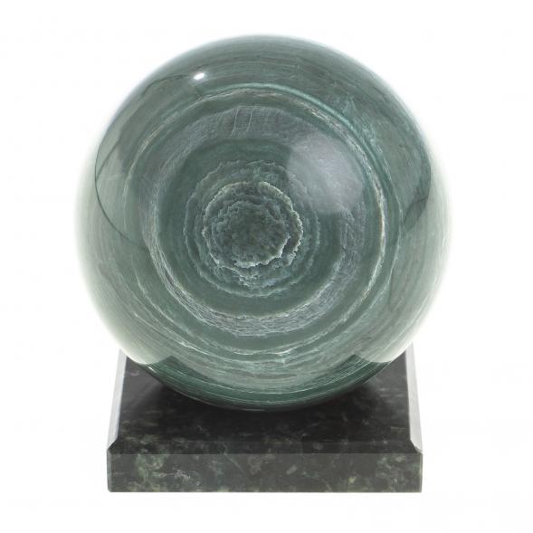 Шар из офиокальцита темный 7,5 см на подставке из змеевика 122822