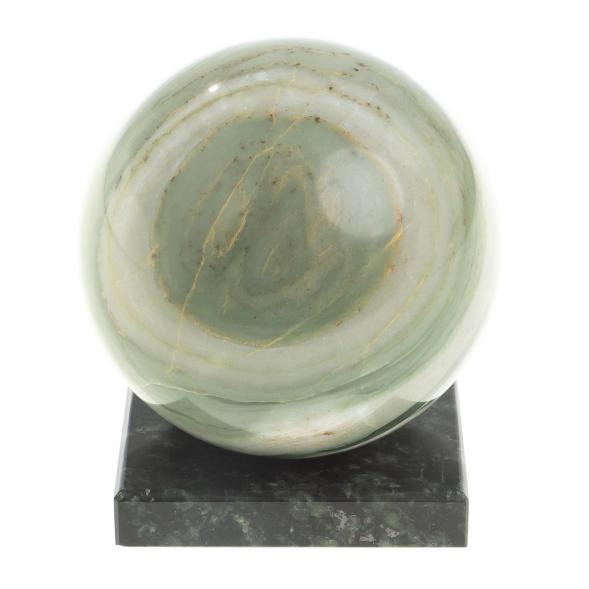 Шар из офиокальцита светлый 7,5см на подставке из змеевика 122823