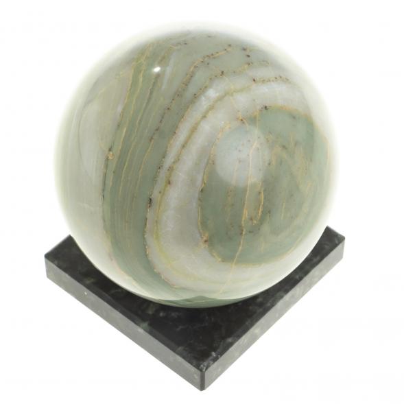 Шар из офиокальцита светлый 7,5см на подставке из змеевика 122823