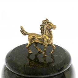 Шкатулка круглая &amp;quot;Лошадка&amp;quot; бронза змеевик 8х8х8,5 см