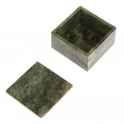 Шкатулка из нефрита 6х6х4,5 см