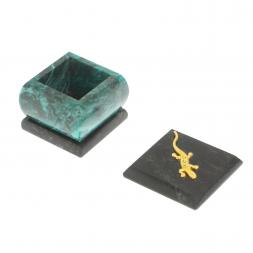 Шкатулка из змеевика ящерица со стразами 6х6х6,5 см