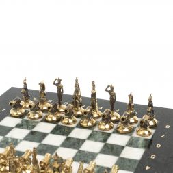Шахматы "Итальянская война" фигуры бронза доска 28х28 см из мрамора и змеевика