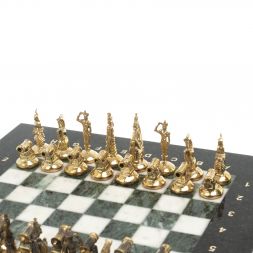 Шахматы "Итальянская война" фигуры бронза доска 28х28 см из мрамора и змеевика