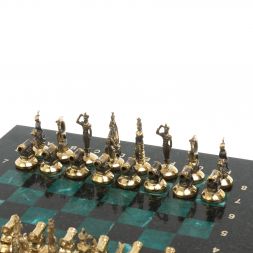 Шахматы "Итальянская война" фигуры бронза доска 28х28 см из змеевика