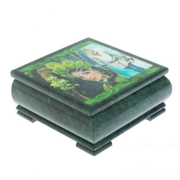 Шкатулка &amp;quot;Хозяйка медной горы и Данила мастер&amp;quot; из змеевика 18х18х8 см 128338