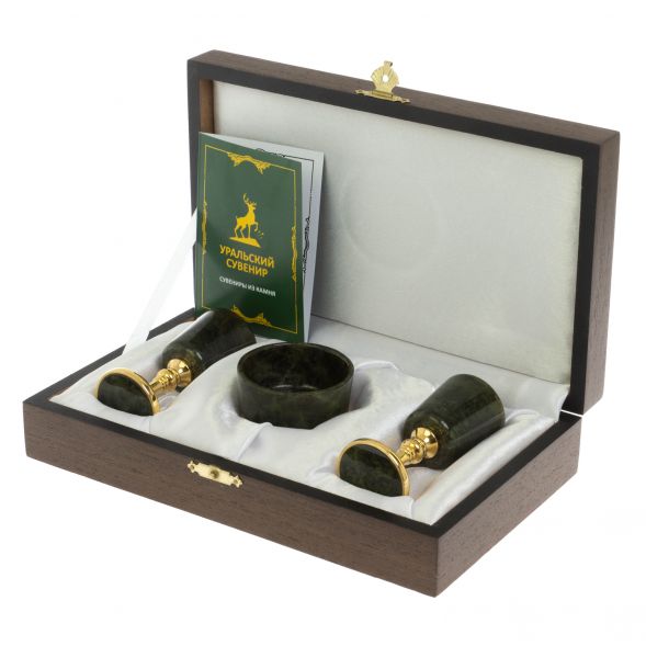 Набор водочный из нефрита 2 рюмки и соусник 129317