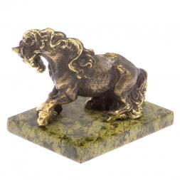 Статуэтка из бронзы "Конь тяжеловоз" камень змеевик