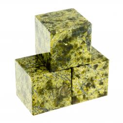 Кубик камень светло-зеленый змеевик 22 мм