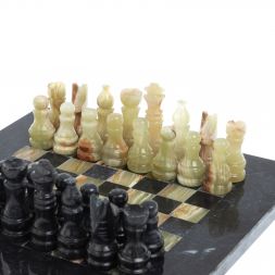 Сувенирные шахматы " Битва" камень оникс мрамор доска 20х20 см