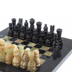 Сувенирные шахматы " Битва" камень оникс мрамор доска 20х20 см