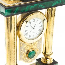 Каминные часы "Конь на дыбах" из малахита Златоуст