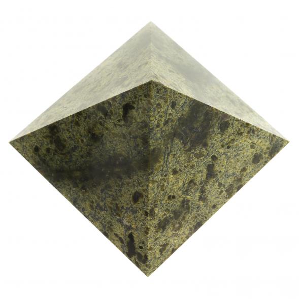 Пирамида 8х8х7 см камень змеевик 113780