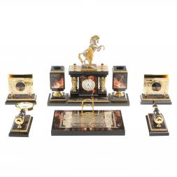 Настольный набор из яшмы &amp;quot;Конь на дыбах&amp;quot; Златоуст