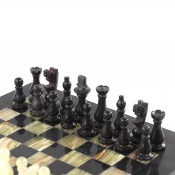 Каменные шахматы "Поединок" камень оникс доска 25х25 см