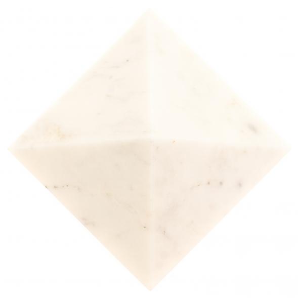 Пирамида из белого мрамора 7х7х5,8 см 126404