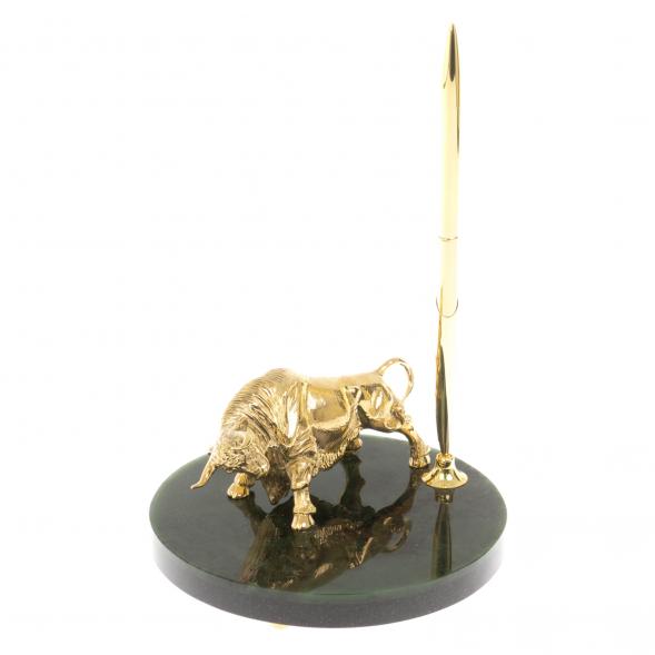 Статуэтка &amp;quot;Бык&amp;quot; с подставкой под ручку на нефрите 13х13х22 см 129925