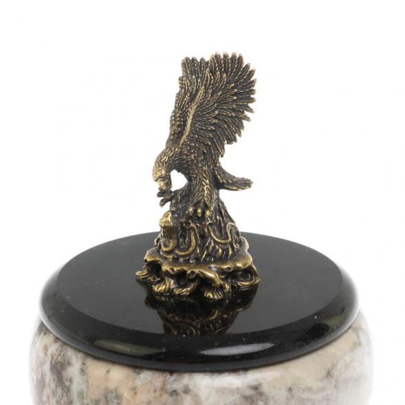 Шкатулка круглая из креноида &amp;quot;Орёл&amp;quot; 10,5х10,5х14 см 127894