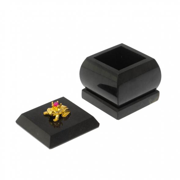 Шкатулка &amp;quot;Лягушка&amp;quot; из черного змеевика 4,5х4,5х6 см 128736