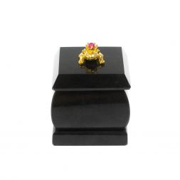 Шкатулка &amp;quot;Лягушка&amp;quot; из черного змеевика 4,5х4,5х6 см