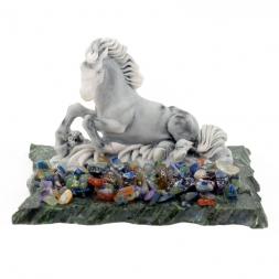 Сувенир из мрамолита "Лежащая лошадка"