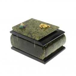 Шкатулка из баженовского змеевика 12х9,5х7 см